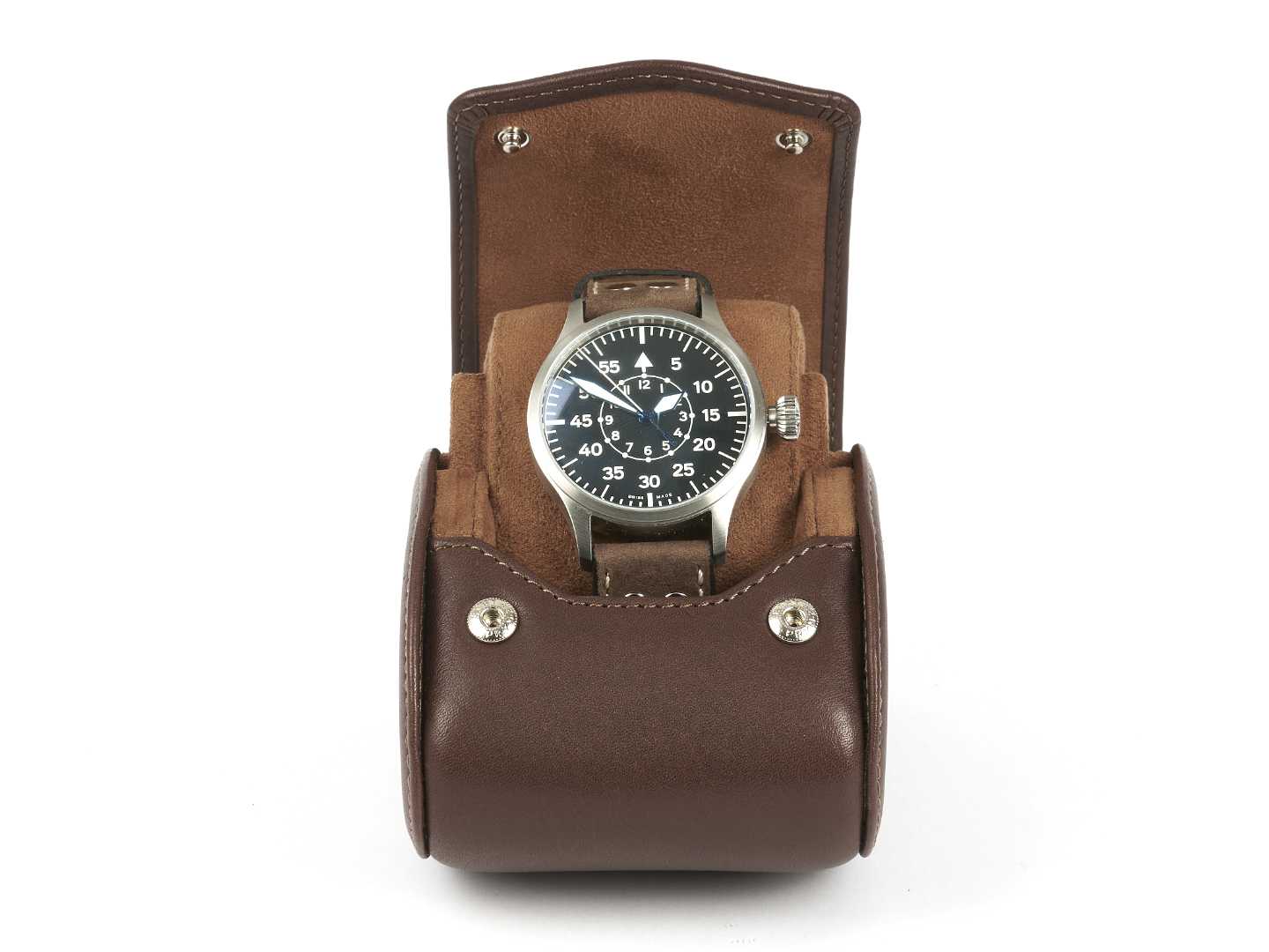 1-Watch-box-brown-leather-open-front-with-watch-Carapaz