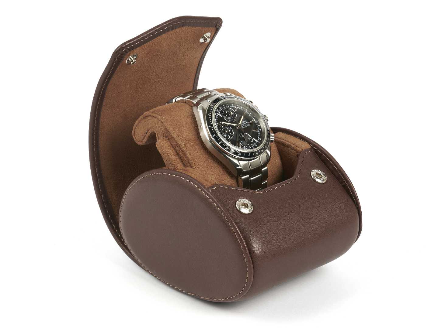 1-Watch-box-brown-leather-closed-right-side-Carapaz