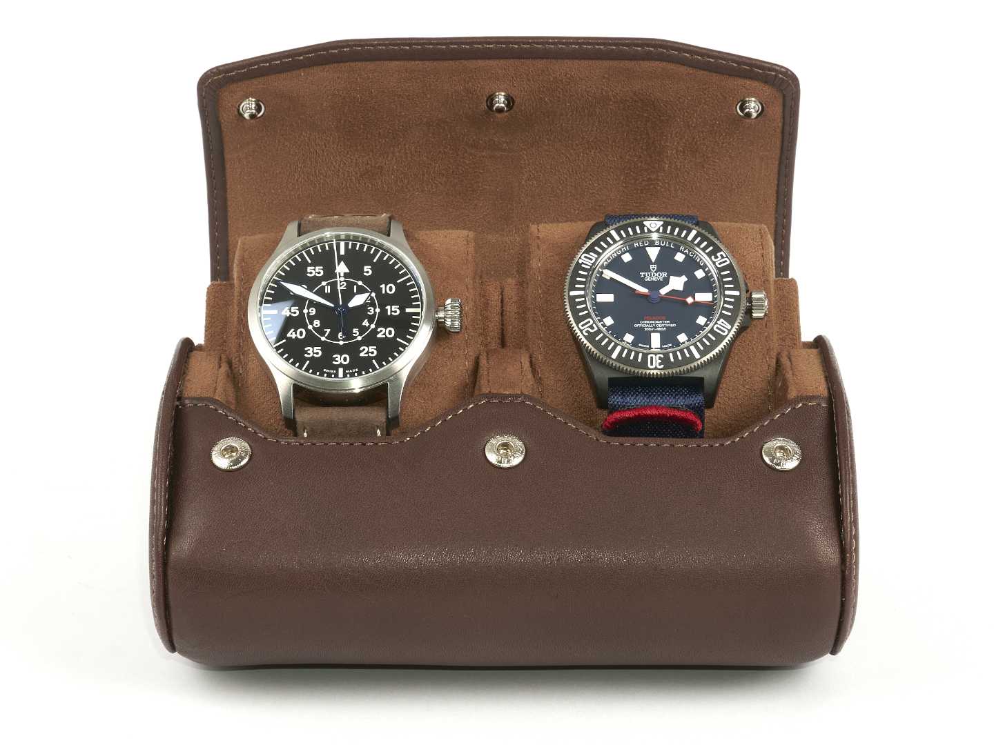 2-Watch-box-brown-leather-open-front-with-watches-Carapaz