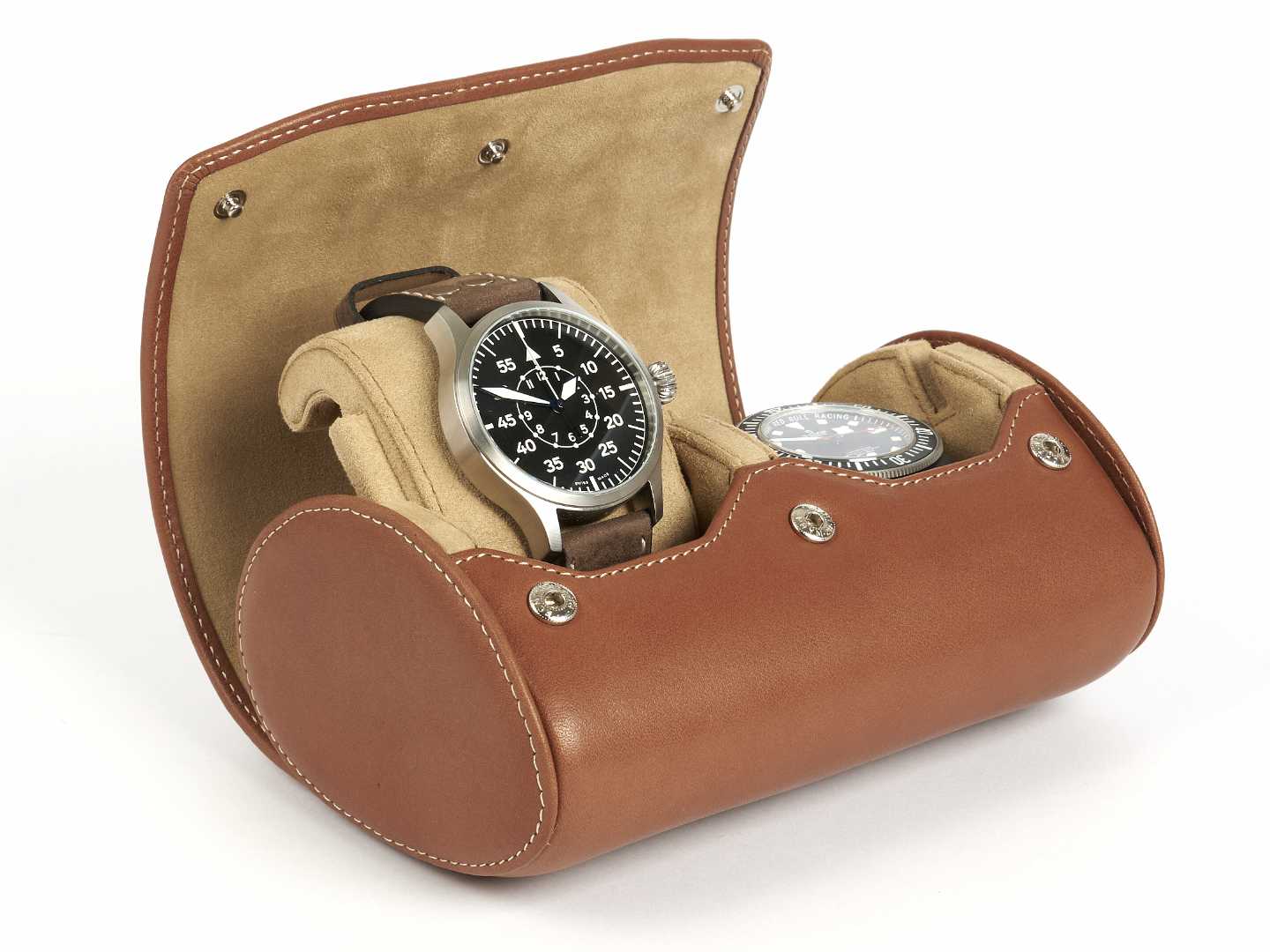 2-Watch-box-tan-leather-open-left-side-with-watch-Carapaz