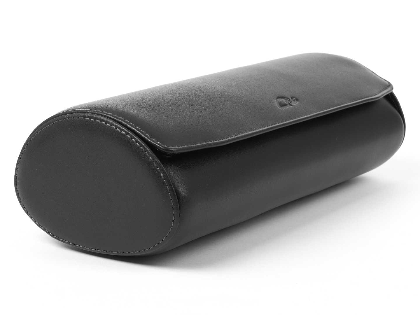 3-Watch-roll-black-leather-closed-left-side-Carapaz