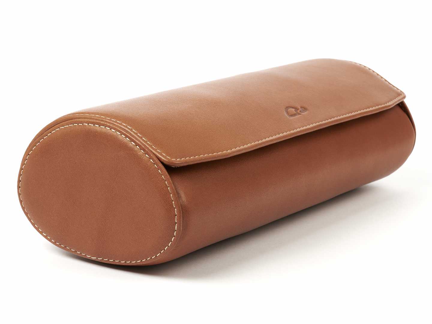 3-Watch-roll-tan-leather-closed-front-left-side-Carapaz