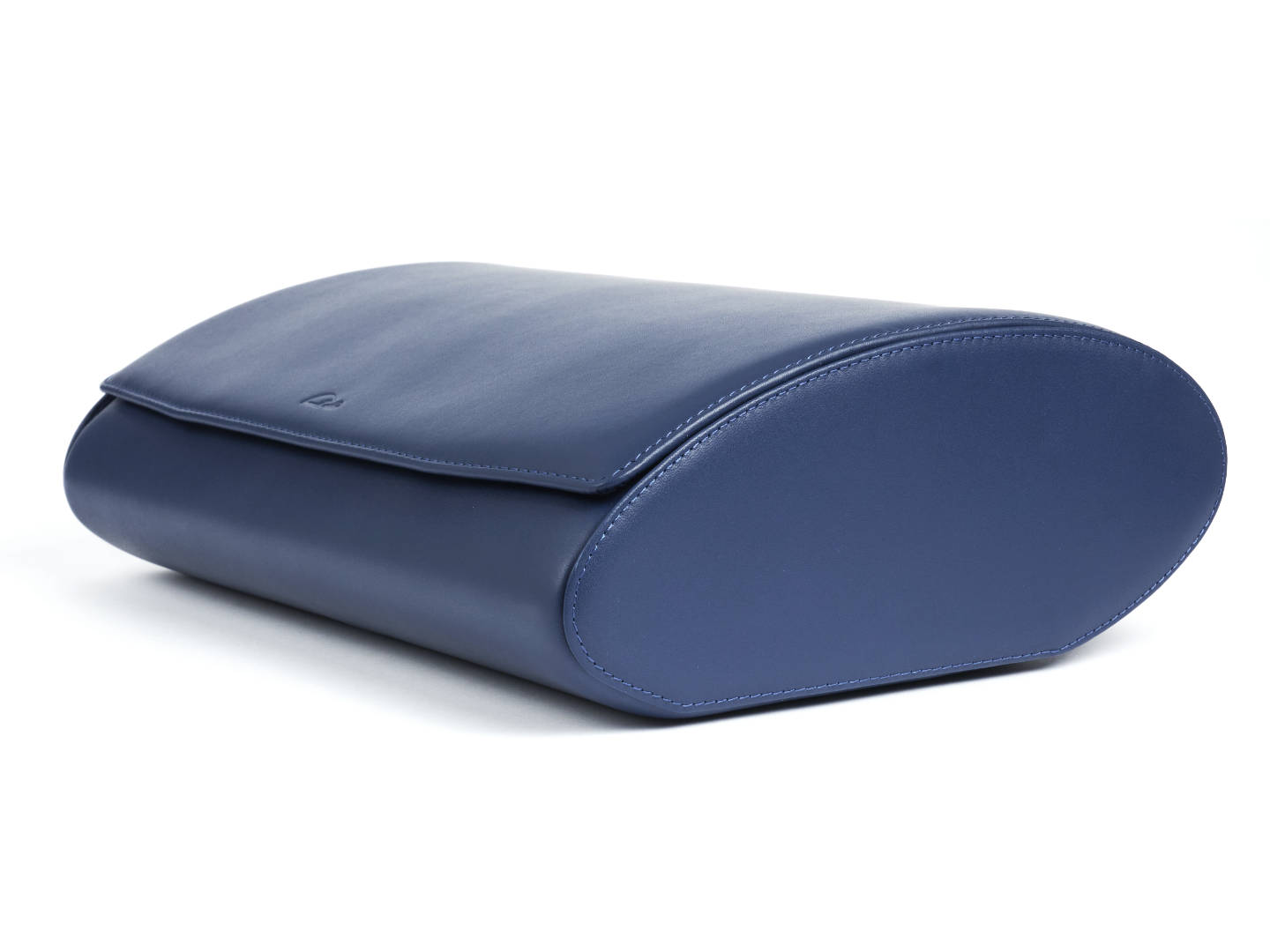 8-Watch-storage-box-blue-leather-open-left-side-with-watches-Carapaz