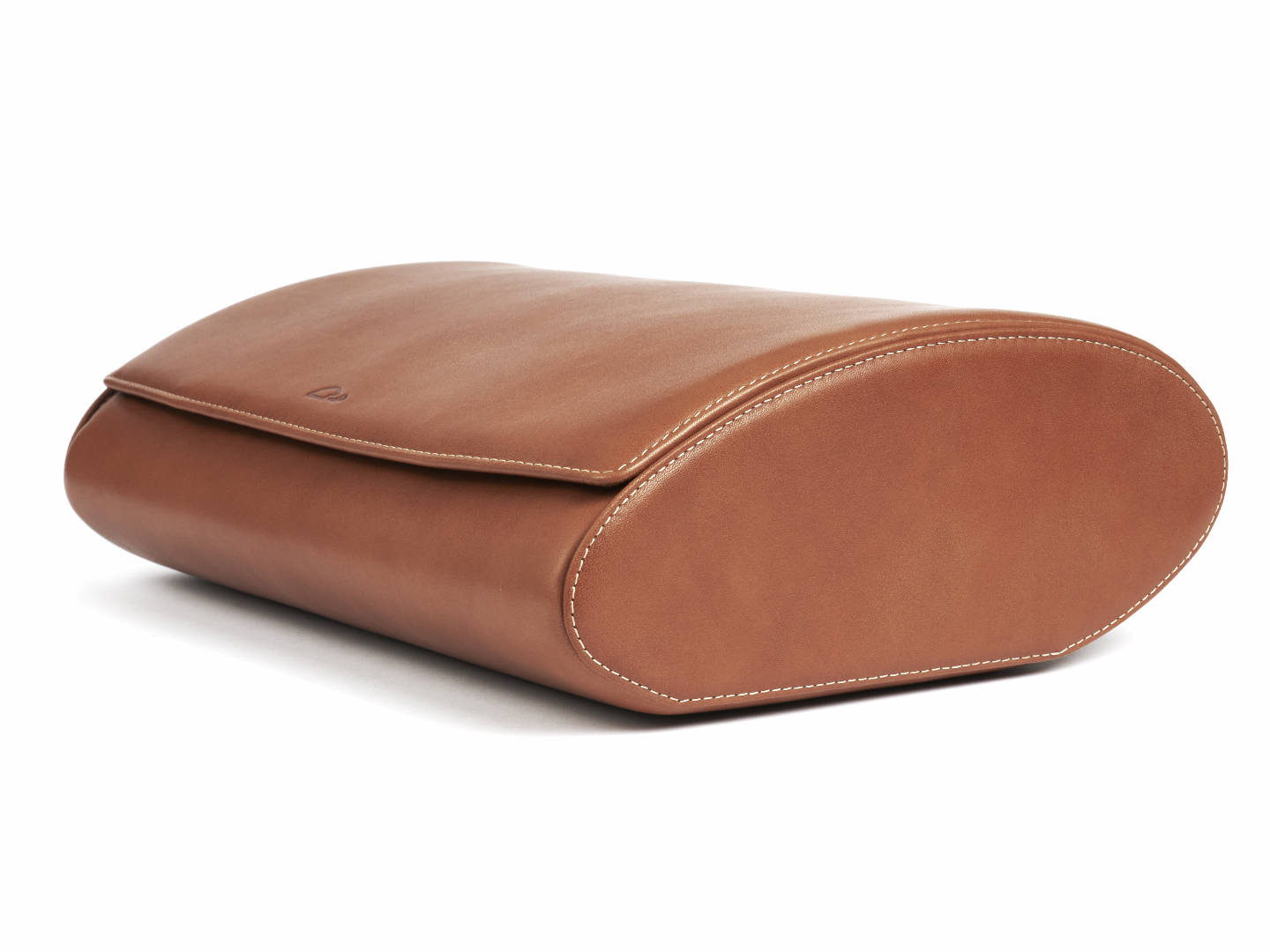 8-Watch-storage-box-tan-leather-open-left-side-with-watches-Carapaz