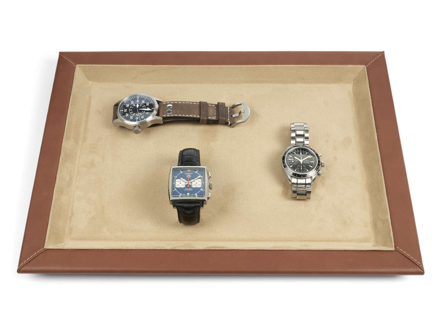 Watch presentation tray in tan color with a cognac brown leather frame