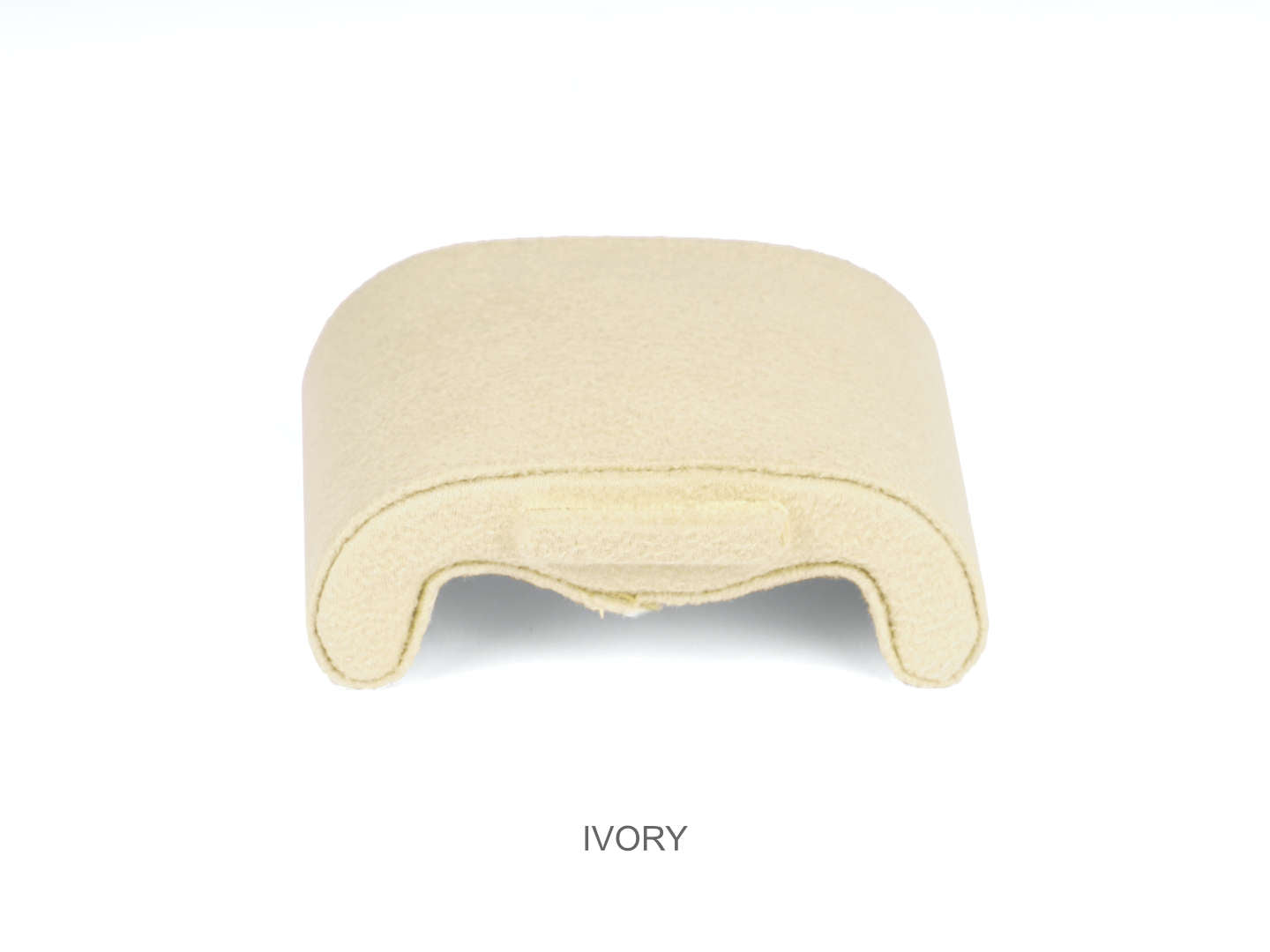 https://carapaz.com/cdn/shop/products/Watch-pillow-cushion-small-ivory-Carapaz_2000x.jpg?v=1661345335
